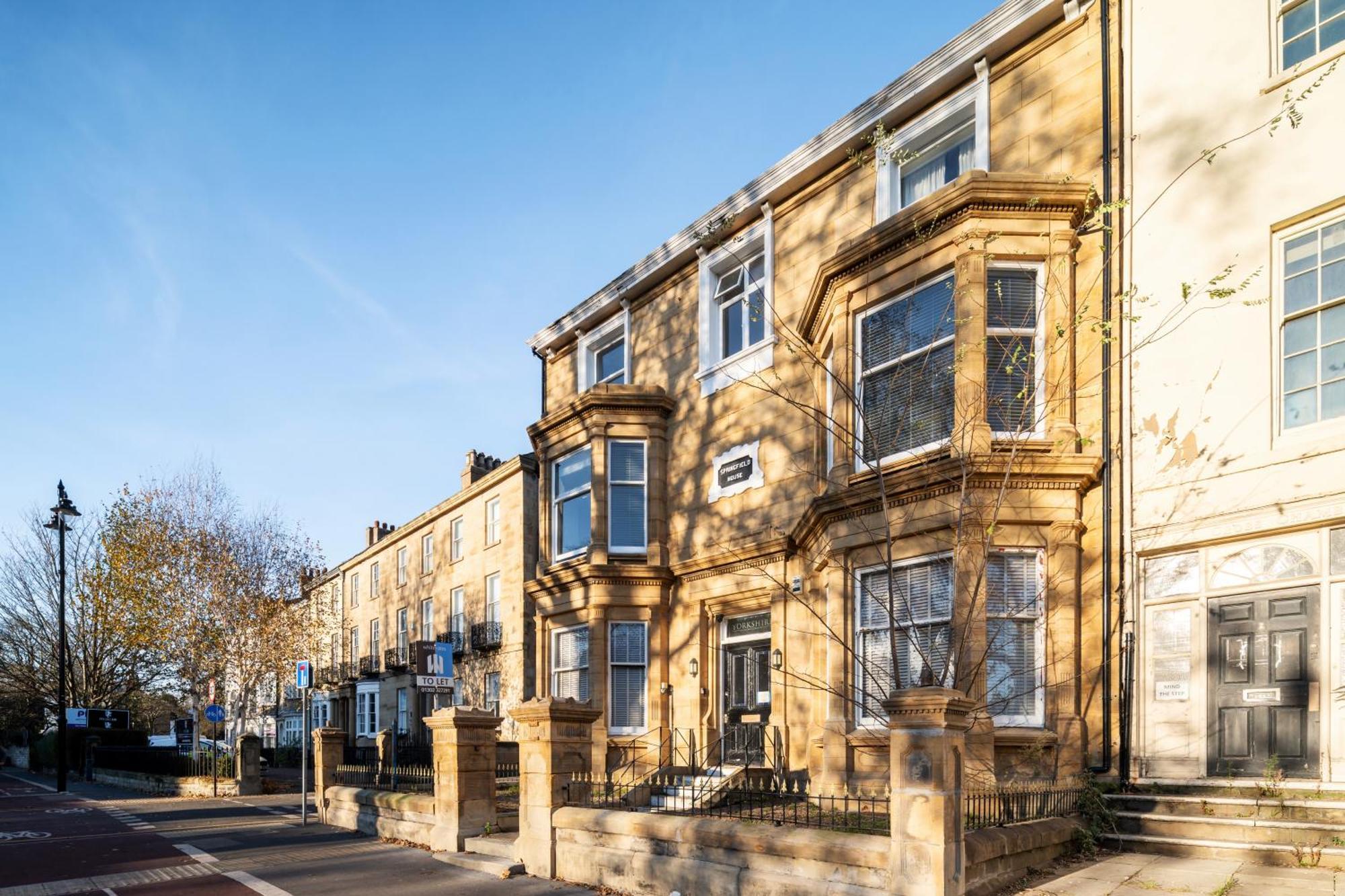 Stunning Centre Apartment, With 2 Double Beds * Doncaster
